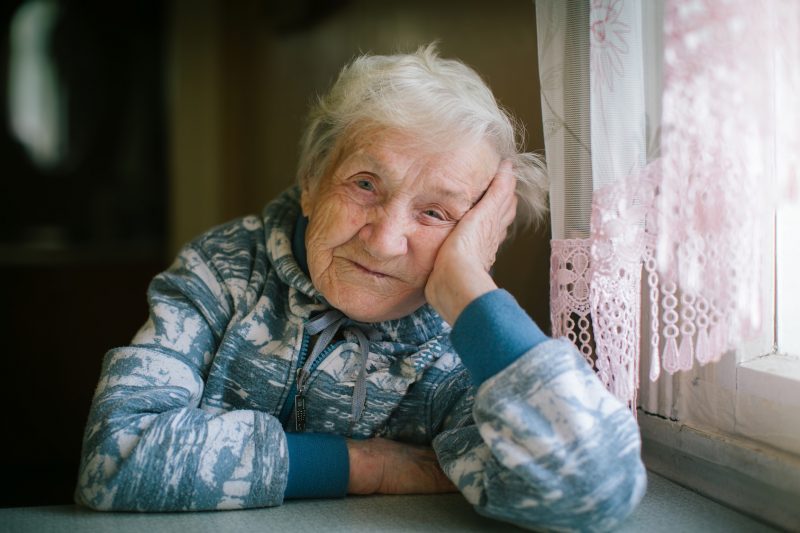 older-woman-cataract-800x533-5156416